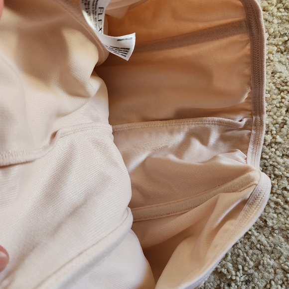 Flexes shapewear - Picture 6 of 7